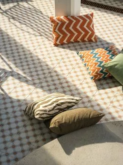 Chhatwal & Jonsson Ikat Sema Outdoor-Kissen 40x60 Cm, Apricot Orange -Sommer Stil Boutique chhatwal jonsson ikat sema outd cushion 40x60 cm apricot or off wt 2
