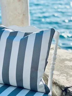 DIYTI Wide Stripe Kissen 45x45 Cm, Grau -Sommer Stil Boutique diyti wide stripe cushion 45x45 cm 0