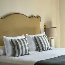 DIYTI Wide Stripe Kissen 45x45 Cm, Grau -Sommer Stil Boutique diyti wide stripe cushion 45x45 cm 2