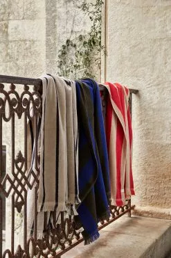 Ferm LIVING Alee Strandtuch, Olive / Clear Blue -Sommer Stil Boutique ferm living alee strandtuch 6