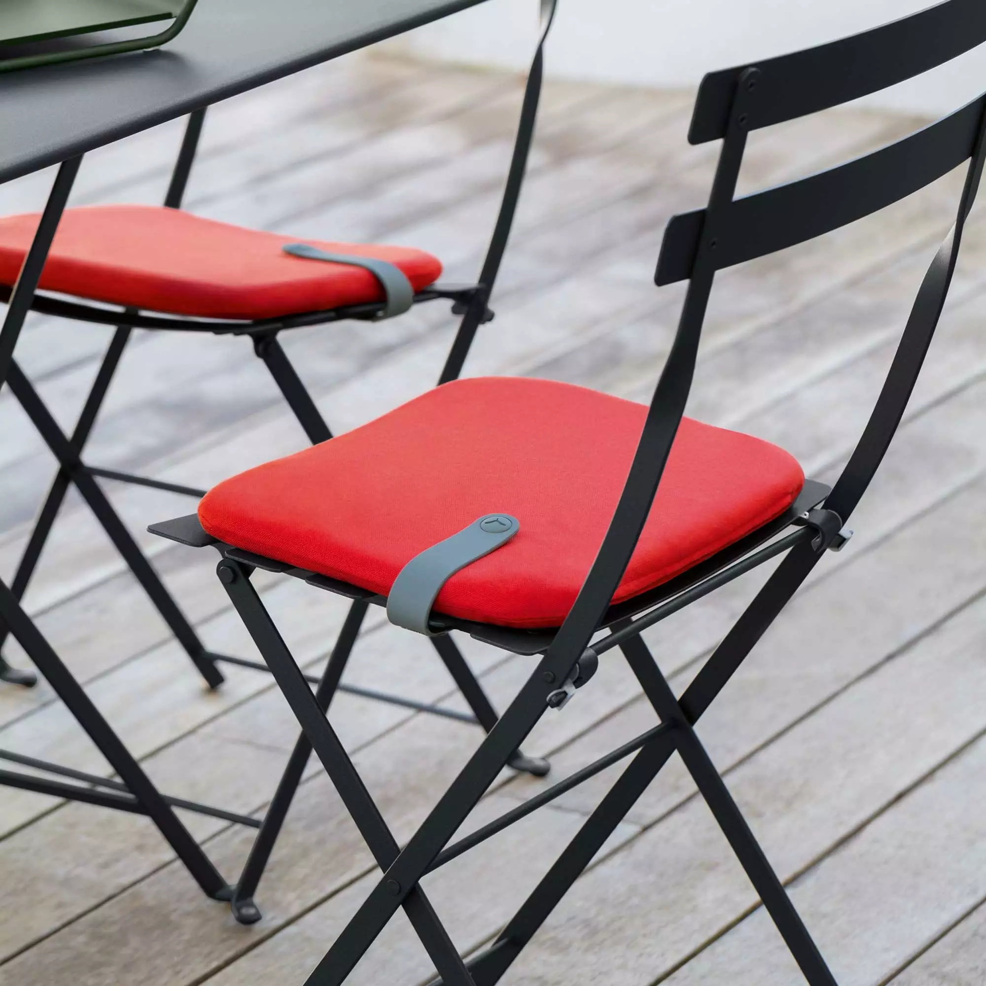 Fermob Bistro Color Mix Sitzkissen, 30x38 Cm/ Night Blue 5 Fermob Bistro Color Mix Sitzkissen, 30x38 Cm/ Night Blue – Bild 3