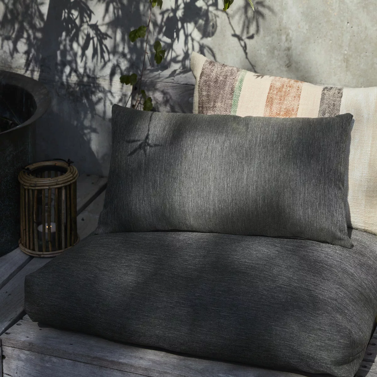 House Doctor Fine Kissen Wasserabweisend Militärgrün, 30x60 Cm 4 House Doctor Fine Kissen Wasserabweisend Militärgrün, 30x60 Cm – Bild 2