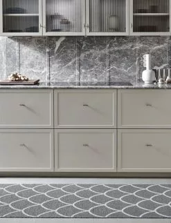 Pappelina Kotte Teppich Charcoal/ Warm Grey, 70x150 Cm -Sommer Stil Boutique pappelina kotte teppich kohle warmes grau 1 2