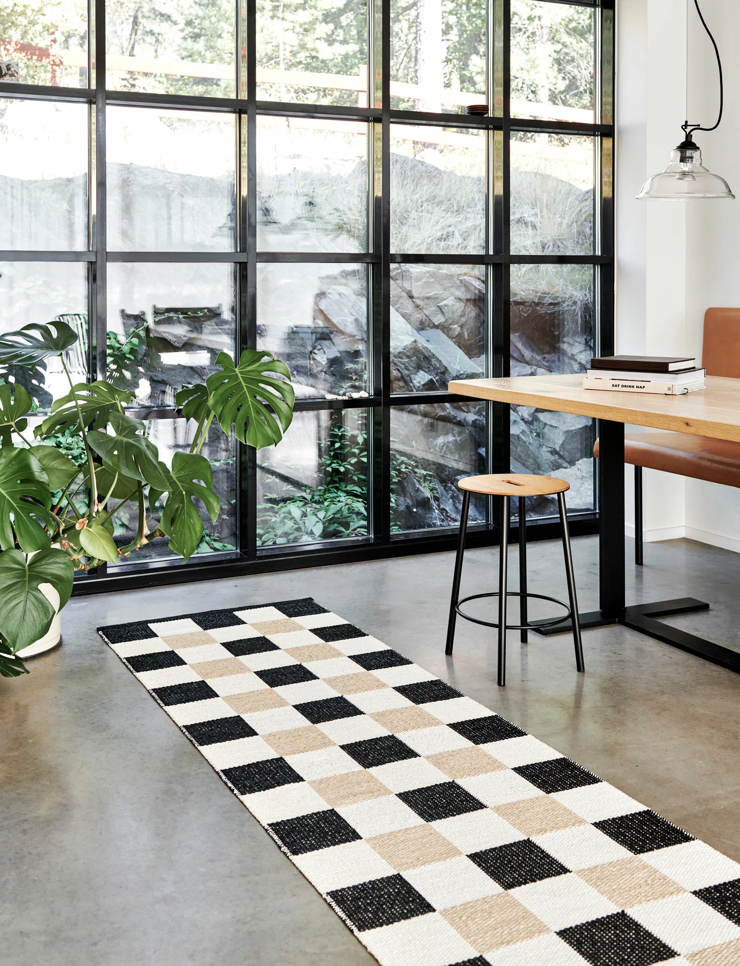 Pappelina Pix Teppich Schwarz / Vanilla / Beige, 70x300 Cm 4 Pappelina Pix Teppich Schwarz / Vanilla / Beige, 70x300 Cm – Bild 2