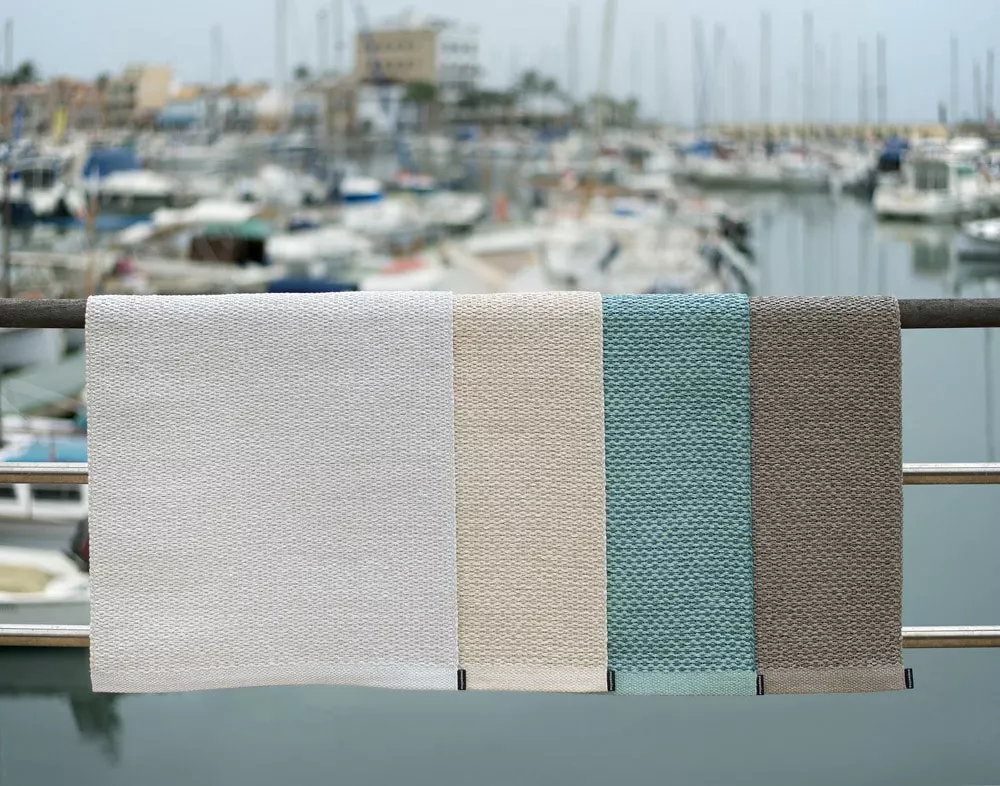 Pappelina Svea Matte 70x240 Cm, Fossil Grey/Stone Metallic 6 Pappelina Svea Matte 70x240 Cm, Fossil Grey/Stone Metallic – Bild 4