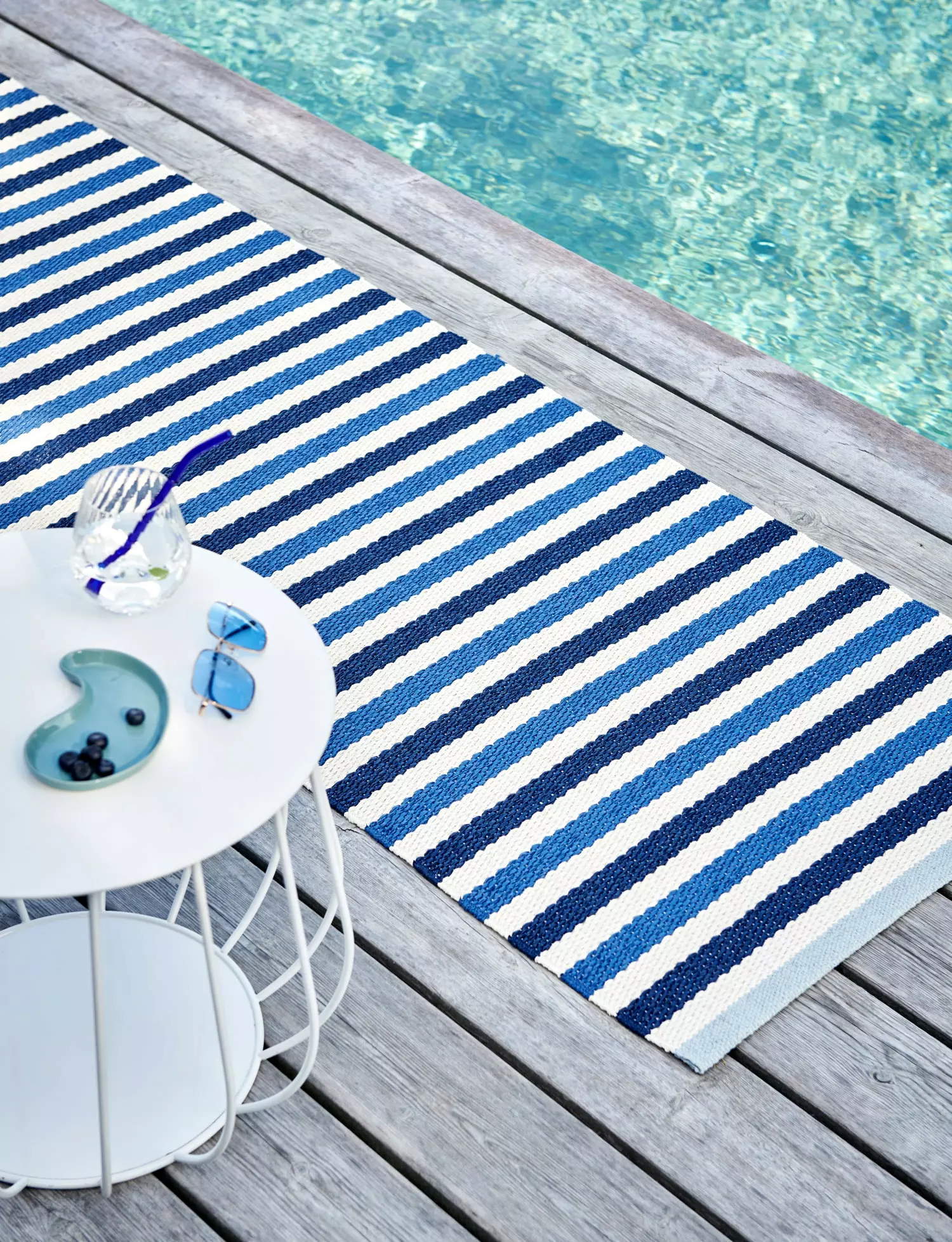 Pappelina Teo Teppich Denim / Dunkelblau / Vanilla, 180x260 Cm 4 Pappelina Teo Teppich Denim / Dunkelblau / Vanilla, 180x260 Cm – Bild 2