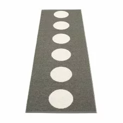 Pappelina Vera Matte 70x225 Cm, Charcoal/Vanilla