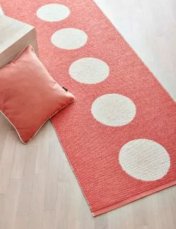 Pappelina Vera Teppich Flamingo / Vanilla, 70x225 Cm 7 Pappelina Vera Teppich Flamingo / Vanilla, 70x225 Cm -Sommer Stil Boutique pappelina vera rug flamingo vanilla 0 2