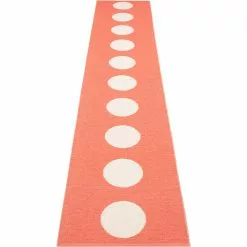 Pappelina Vera Teppich Flamingo / Vanilla, 70x450 Cm