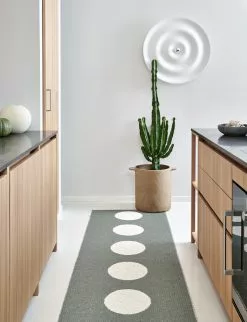 Pappelina Vera Teppich Army/ Vanilla, 70x300 Cm 8 Pappelina Vera Teppich Army/ Vanilla, 70x300 Cm -Sommer Stil Boutique pappelina vera teppich army vanilla 1