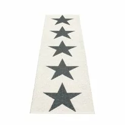 Pappelina Viggo One Matte 70x150 Cm, Black/Vanilla -Sommer Stil Boutique pappelina viggo one matte 70x150 cm black vanilla 1 4